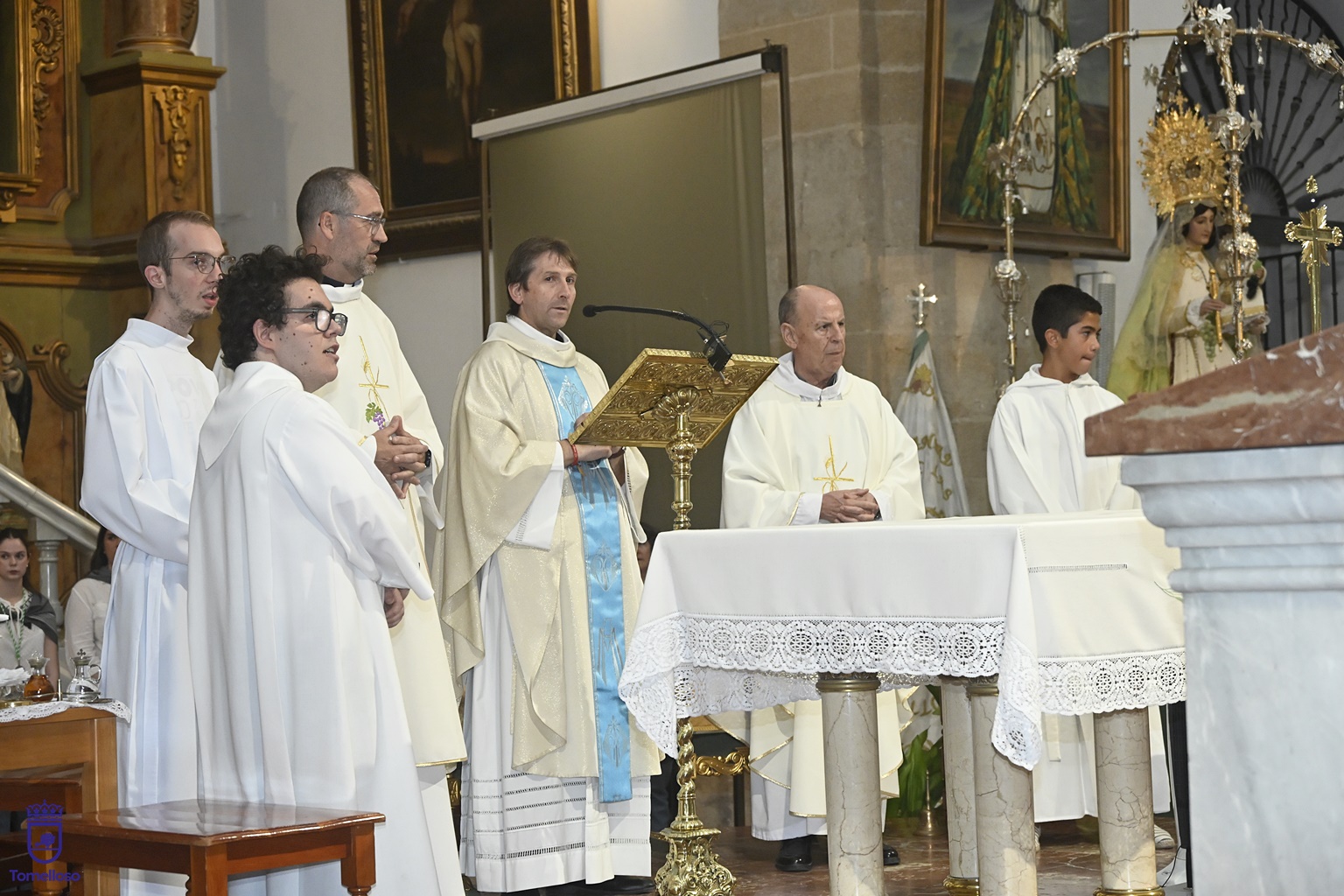 Javier Navarro renueva su Voto a la Virgen de las Viñas con un mensaje de esperanza, unidad y compromiso con el futuro 23 Javier Navarro renueva su Voto a la Virgen de las Viñas con un mensaje de esperanza, unidad y compromiso con el futuro
