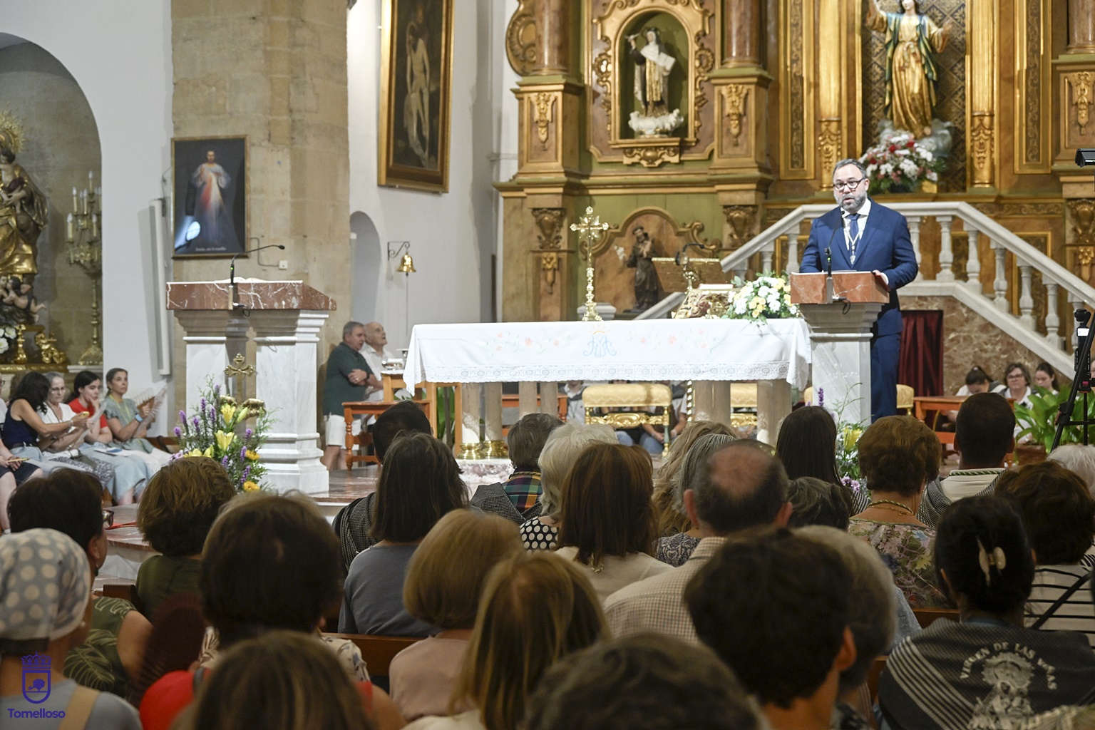Javier Navarro renueva su Voto a la Virgen de las Viñas con un mensaje de esperanza, unidad y compromiso con el futuro 16 Javier Navarro renueva su Voto a la Virgen de las Viñas con un mensaje de esperanza, unidad y compromiso con el futuro