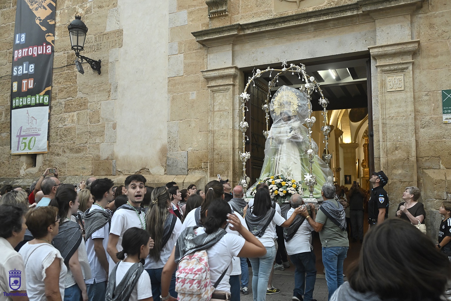 Javier Navarro renueva su Voto a la Virgen de las Viñas con un mensaje de esperanza, unidad y compromiso con el futuro 8 Javier Navarro renueva su Voto a la Virgen de las Viñas con un mensaje de esperanza, unidad y compromiso con el futuro