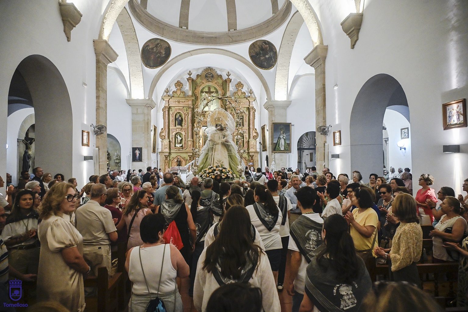 Javier Navarro renueva su Voto a la Virgen de las Viñas con un mensaje de esperanza, unidad y compromiso con el futuro 9 Javier Navarro renueva su Voto a la Virgen de las Viñas con un mensaje de esperanza, unidad y compromiso con el futuro