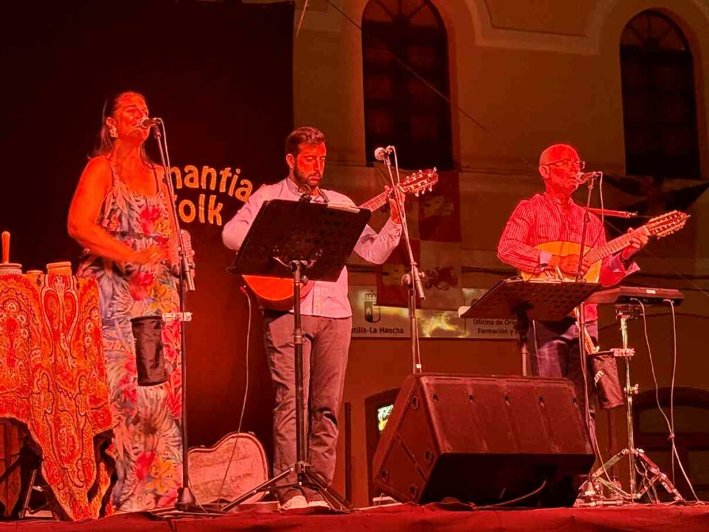 Manantial Folk visita Villacañas para ofrecer al público uno de los mejores sonidos de la tradición popular 2 manantialfolkvillacanas 3