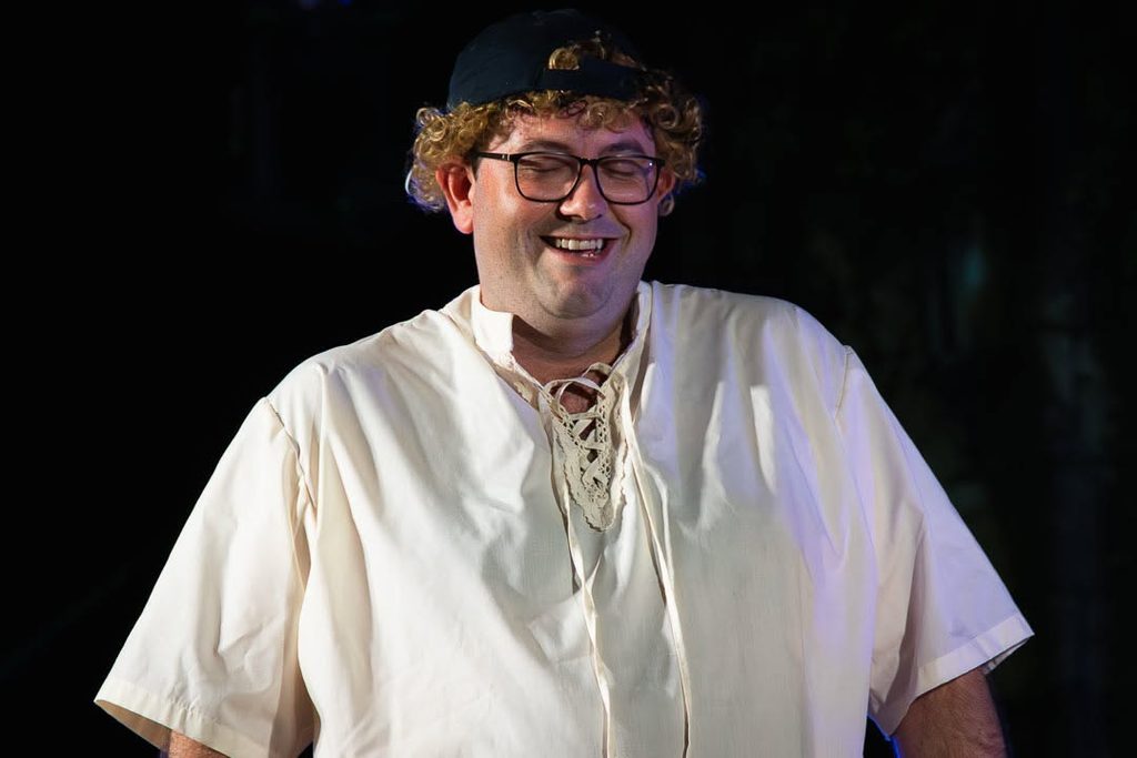 «La Máquina del Tiempo» conquista el Auditorio de Verano de Argamasilla de Alba con música, humor y esencia cervantina 31 maquinadeltiempoargamasilla 12