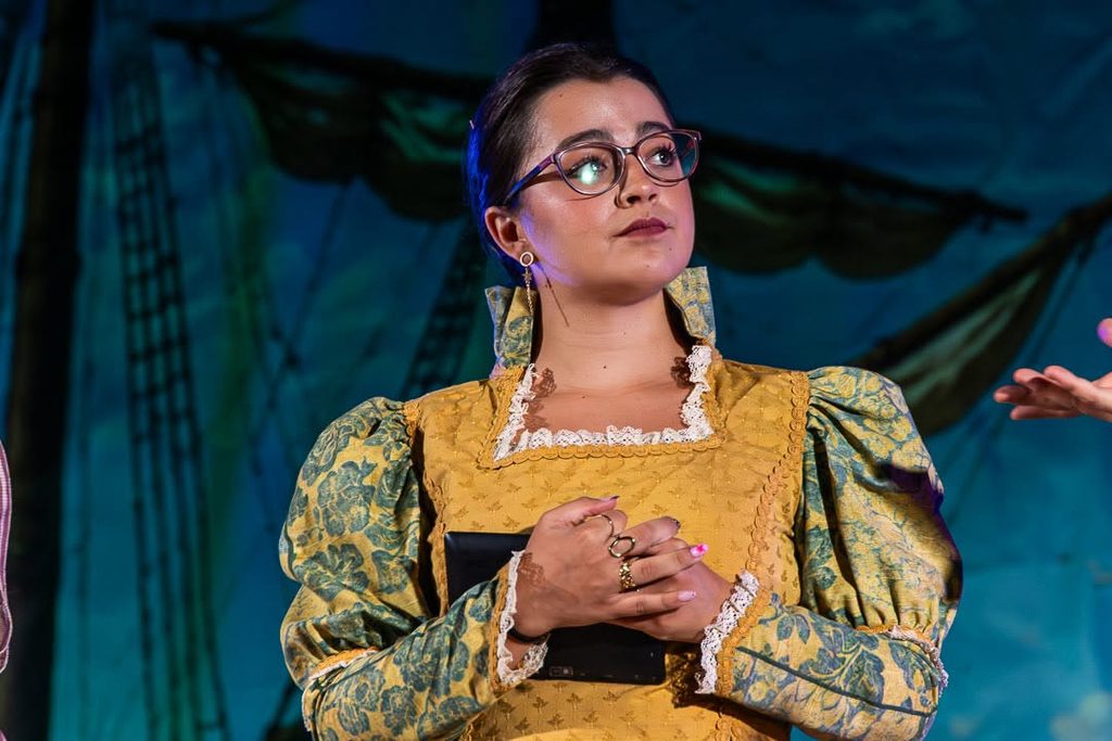 «La Máquina del Tiempo» conquista el Auditorio de Verano de Argamasilla de Alba con música, humor y esencia cervantina 30 maquinadeltiempoargamasilla 13