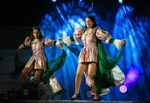 «La Máquina del Tiempo» conquista el Auditorio de Verano de Argamasilla de Alba con música, humor y esencia cervantina «La Máquina del Tiempo» conquista el Auditorio de Verano de Argamasilla de Alba con música, humor y esencia cervantina