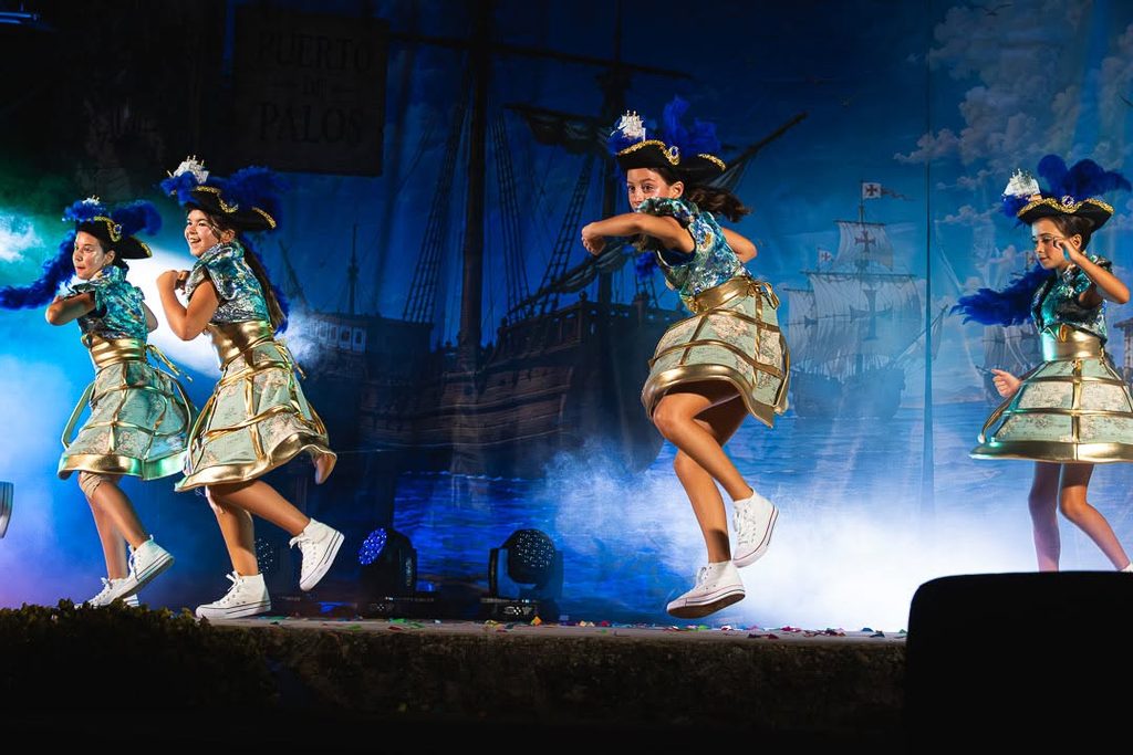 «La Máquina del Tiempo» conquista el Auditorio de Verano de Argamasilla de Alba con música, humor y esencia cervantina 11 maquinadeltiempoargamasilla 32