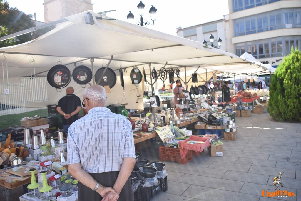 La plaza de Tomelloso celebra dos décadas de mercado tradicional con más participación que nunca 7 mercado tradicional tomelloso 2026 34