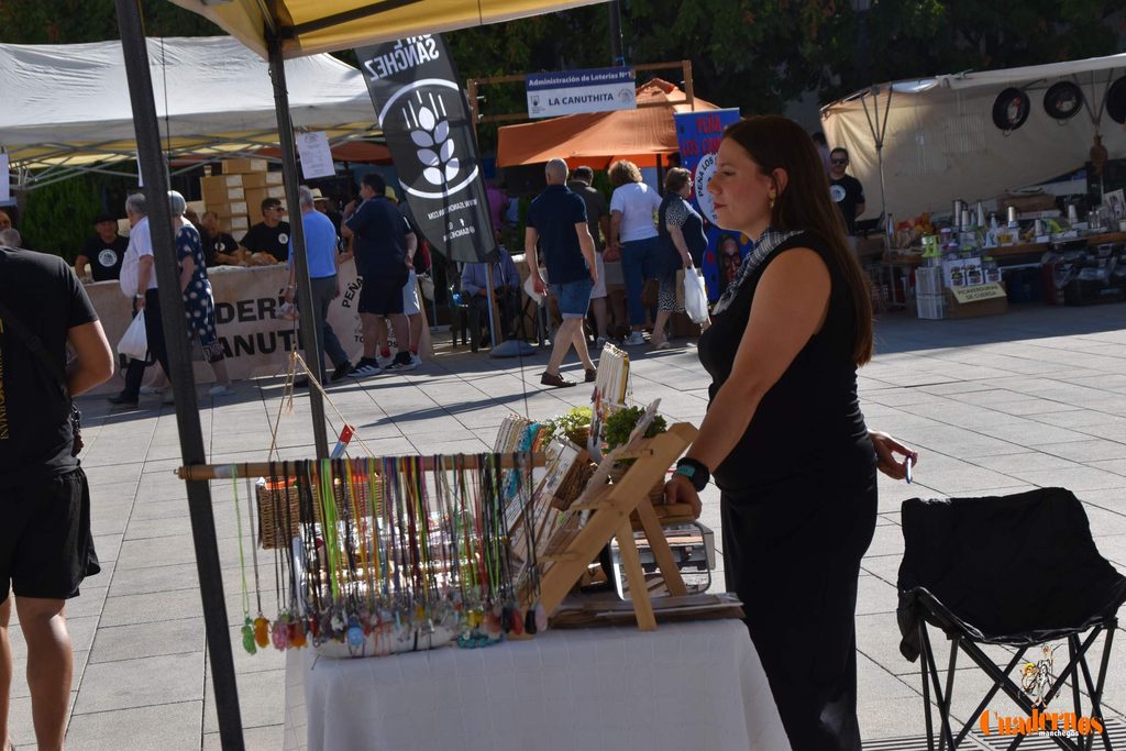 La plaza de Tomelloso celebra dos décadas de mercado tradicional con más participación que nunca 41 mercado tradicional tomelloso2026 3