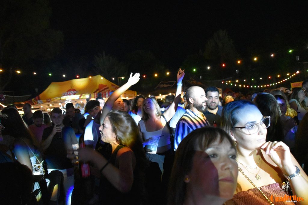 Milindris Band llenó ayer los Jardines del Parque de Tomelloso al ritmo de Melendi 37 milindris band tomelloso 2026 08