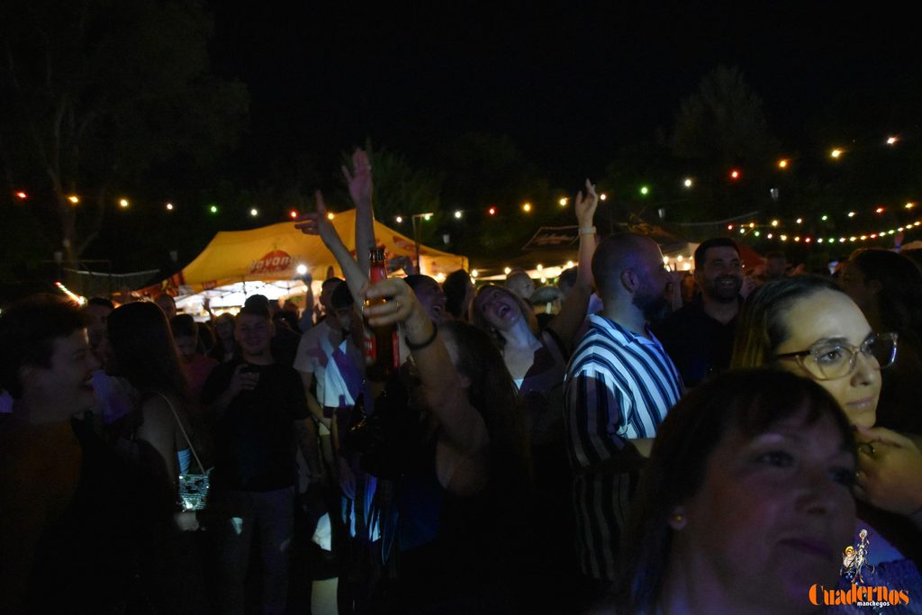 Milindris Band llenó ayer los Jardines del Parque de Tomelloso al ritmo de Melendi 38 milindris band tomelloso 2026 09