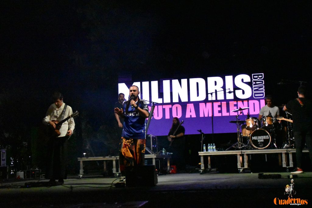 Milindris Band llenó ayer los Jardines del Parque de Tomelloso al ritmo de Melendi 45 milindris band tomelloso 2026 16