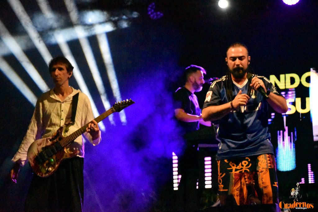 Milindris Band llenó ayer los Jardines del Parque de Tomelloso al ritmo de Melendi 49 milindris band tomelloso 2026 20