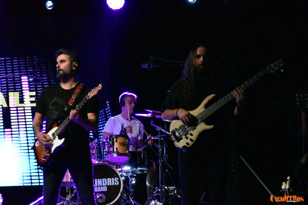 Milindris Band llenó ayer los Jardines del Parque de Tomelloso al ritmo de Melendi 51 milindris band tomelloso 2026 22