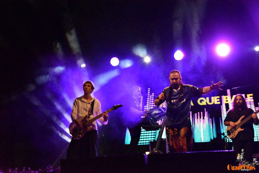 Milindris Band llenó ayer los Jardines del Parque de Tomelloso al ritmo de Melendi 62 milindris band tomelloso 2026 33