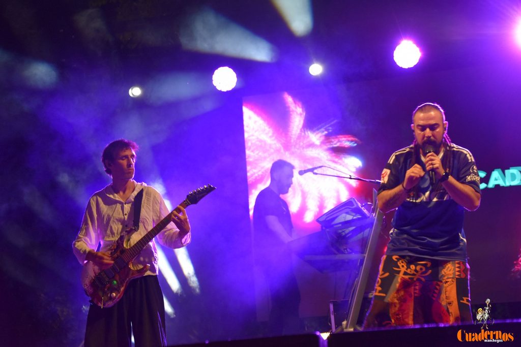Milindris Band llenó ayer los Jardines del Parque de Tomelloso al ritmo de Melendi 63 milindris band tomelloso 2026 34