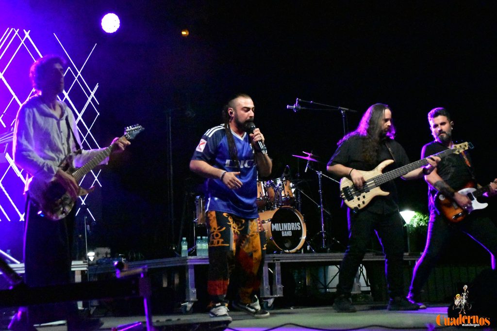 Milindris Band llenó ayer los Jardines del Parque de Tomelloso al ritmo de Melendi 1 milindris band tomelloso 2026 40