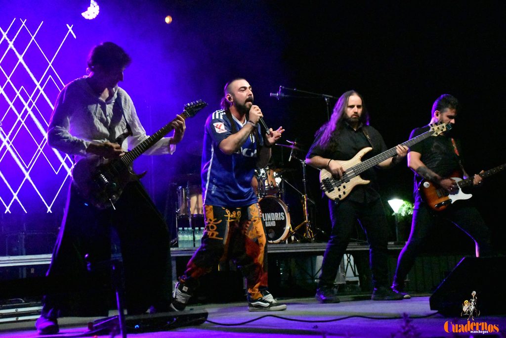 Milindris Band llenó ayer los Jardines del Parque de Tomelloso al ritmo de Melendi 6 milindris band tomelloso 2026 45