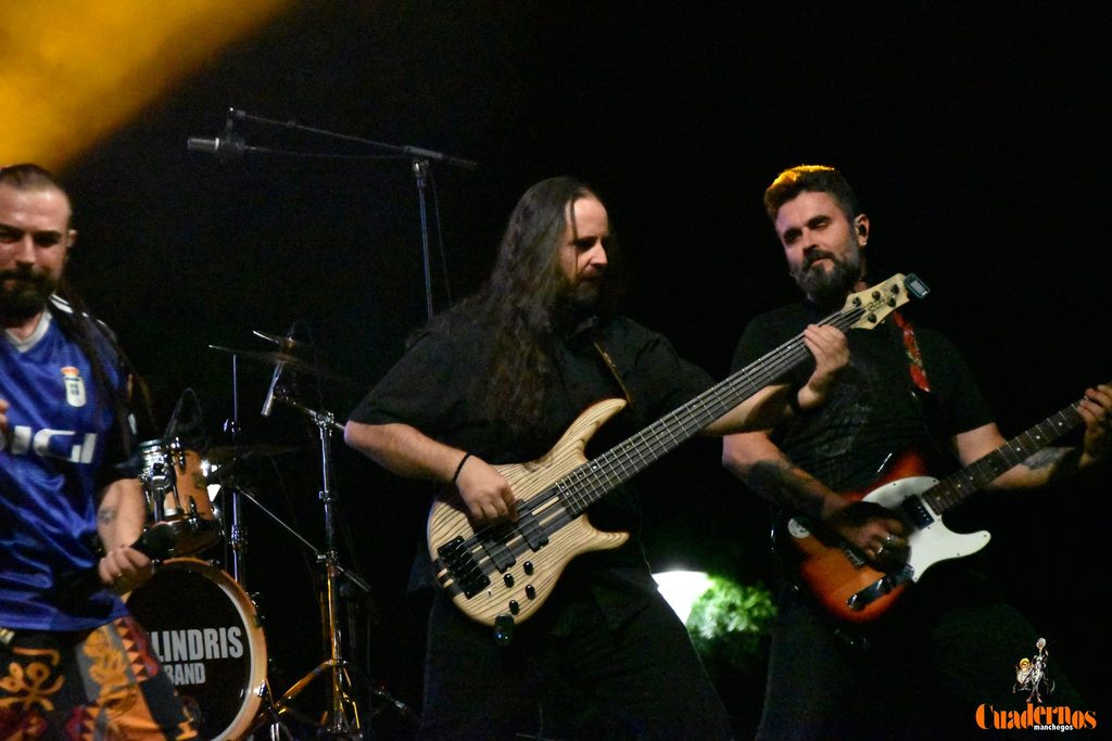 Milindris Band llenó ayer los Jardines del Parque de Tomelloso al ritmo de Melendi 8 milindris band tomelloso 2026 47