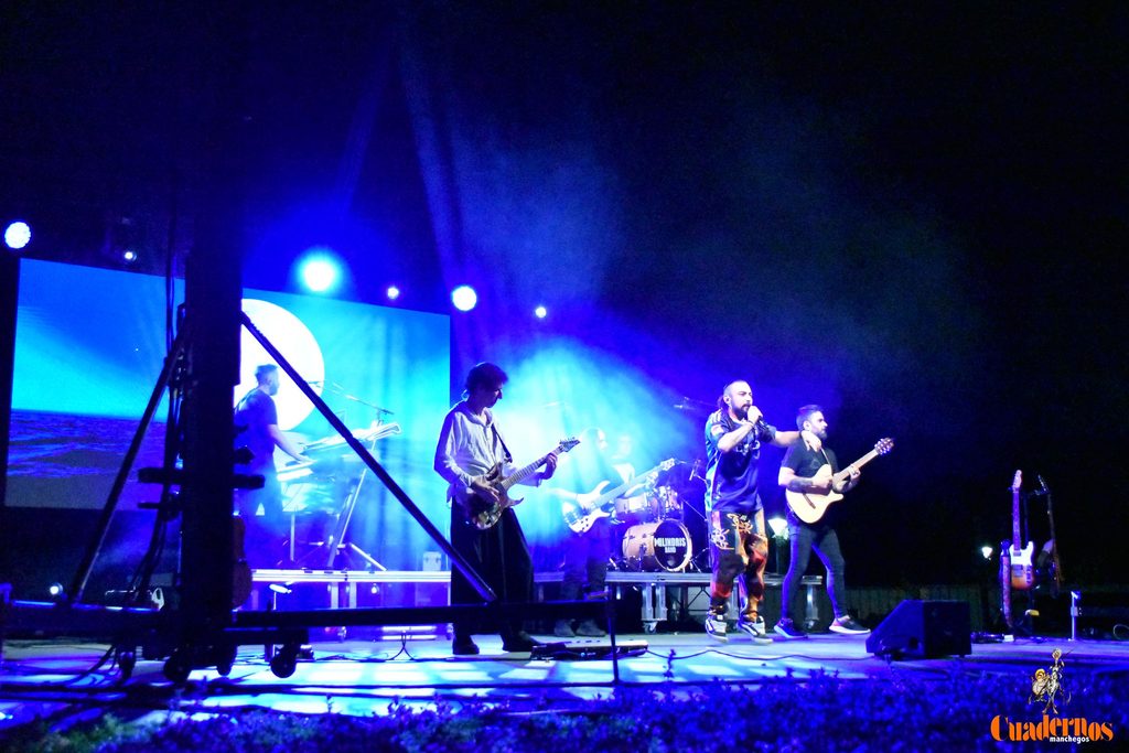 Milindris Band llenó ayer los Jardines del Parque de Tomelloso al ritmo de Melendi 29 milindris band tomelloso 2026 68