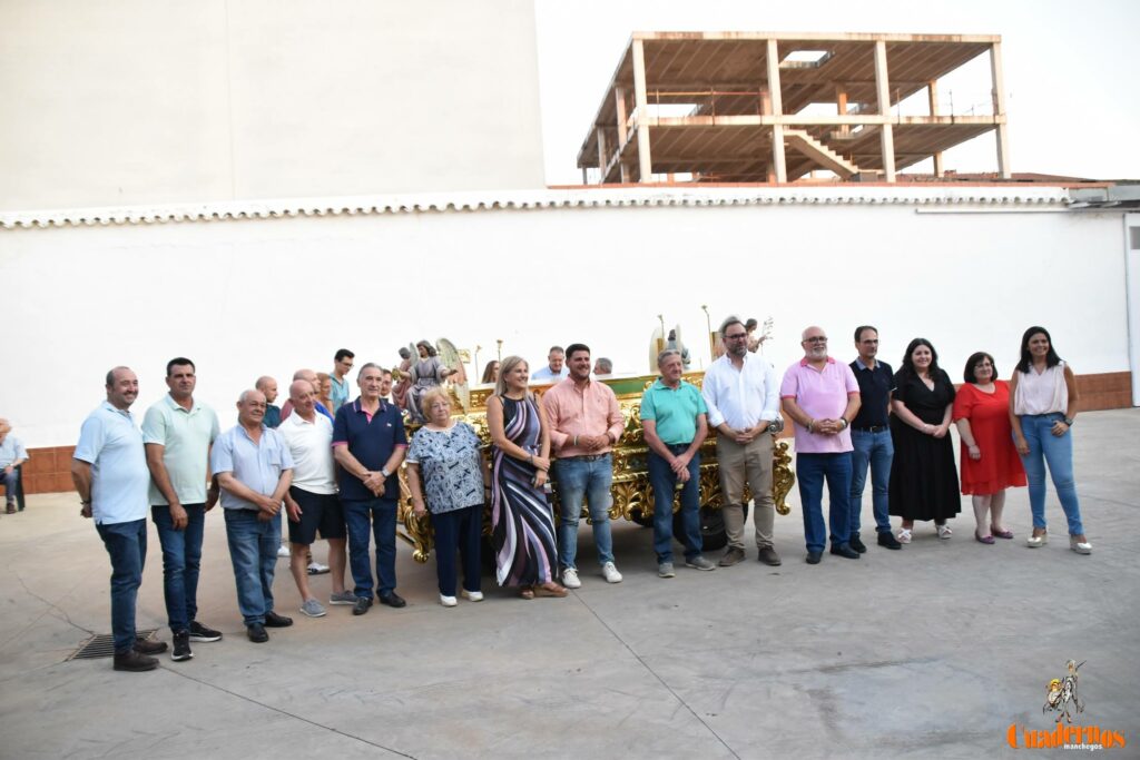nueva carroza virgen vinas 25 agosto 01