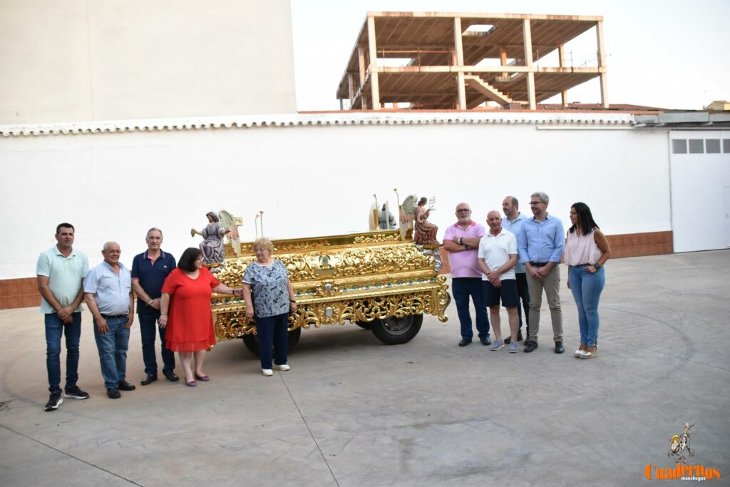nueva carroza virgen vinas 25 agosto 03