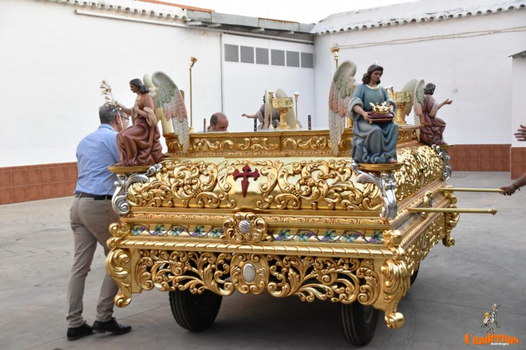 nueva carroza virgen vinas 25 agosto 04