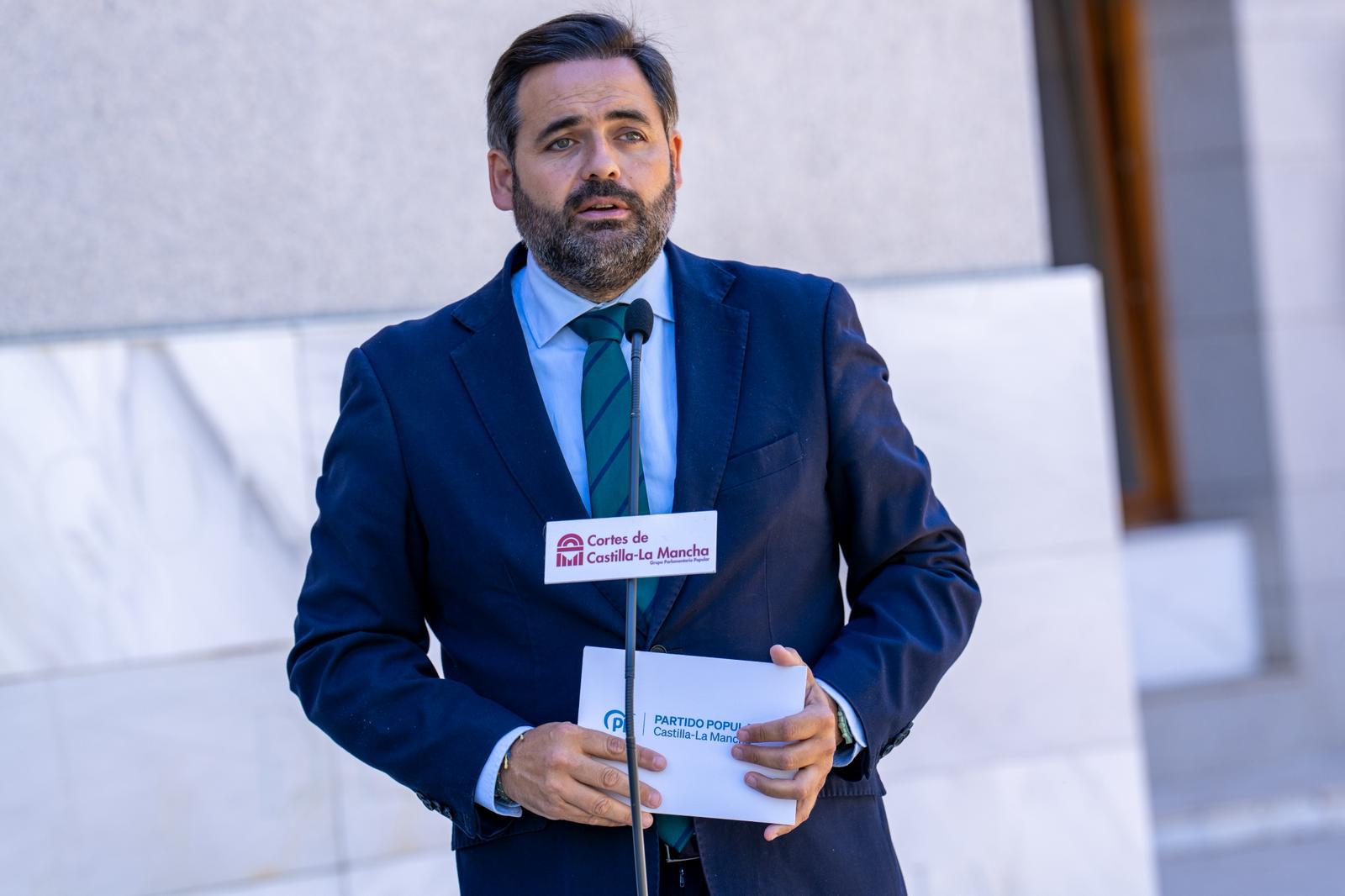 Núñez denuncia el veto de Page al debate sobre la invasión de Ceuta en las Cortes de Castilla-La Mancha