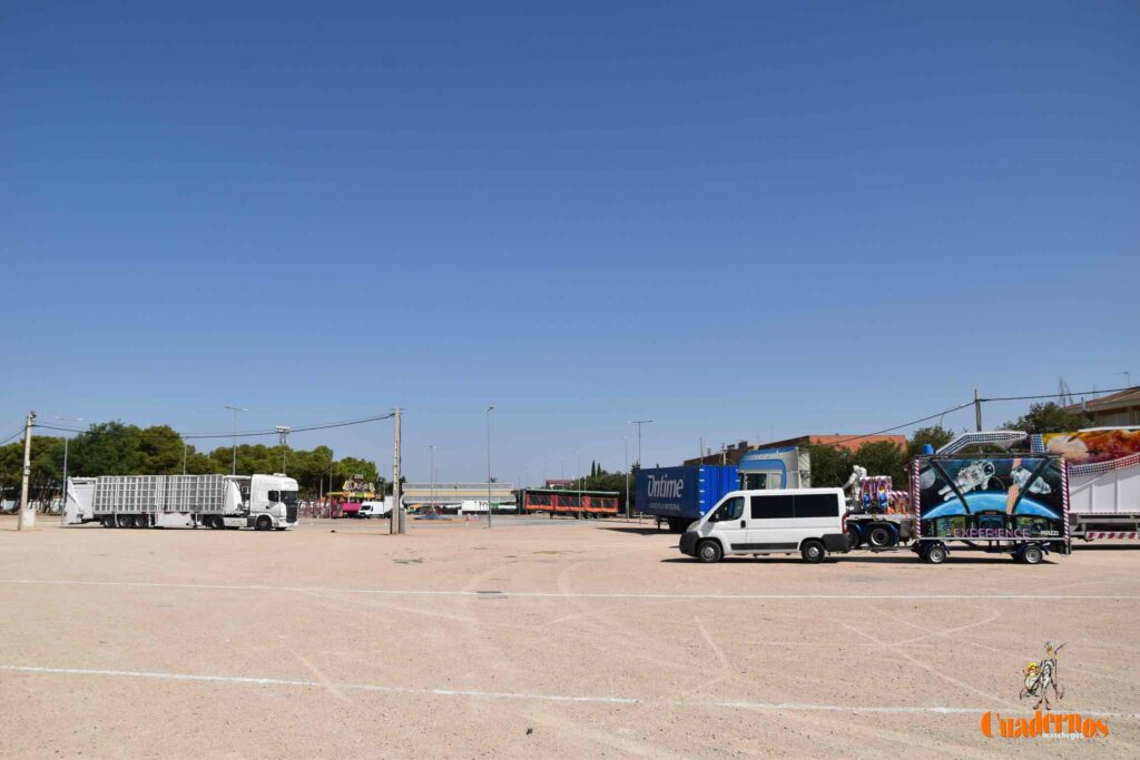 El recinto ferial de Tomelloso empieza a tomar forma con la llegada de las primeras atracciones 2 El recinto ferial de Tomelloso empieza a tomar forma con la llegada de las primeras atracciones