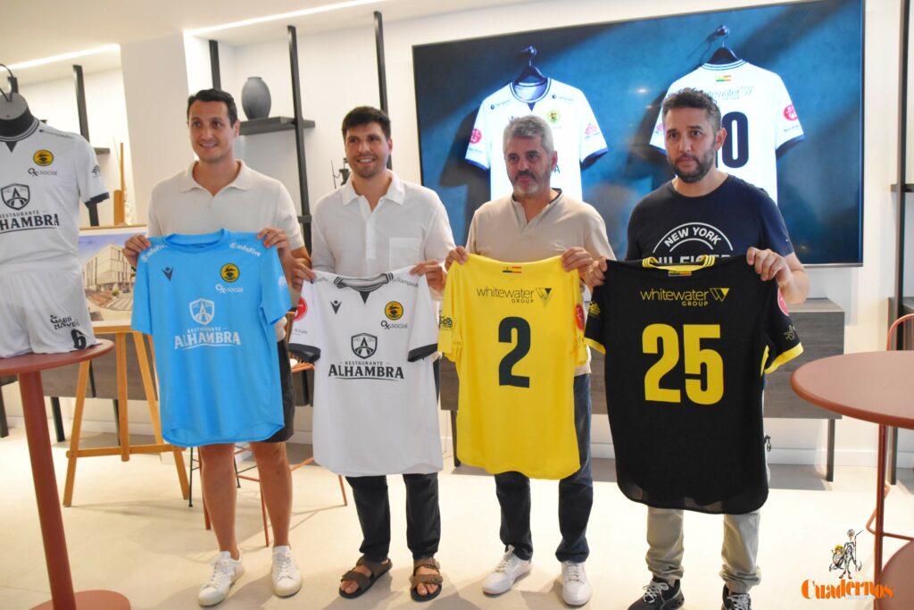 presentacion camiseta atleticotomelloso 01