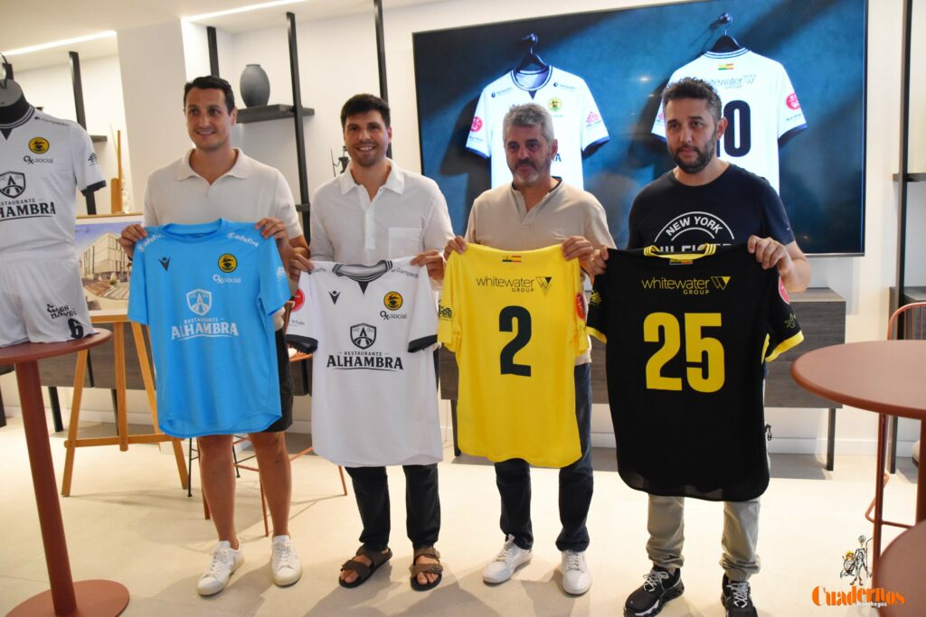 presentacion camiseta atleticotomelloso 02