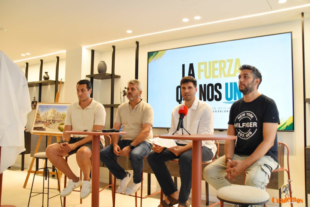 presentacion camiseta atleticotomelloso 21
