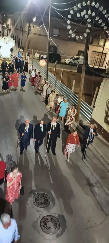 Una ciudad parada ante su Patrona: Tomelloso vive una noche de devoción con la Virgen de las Viñas 19 procesion virgen vinas tomelloso 14 mejorada 1