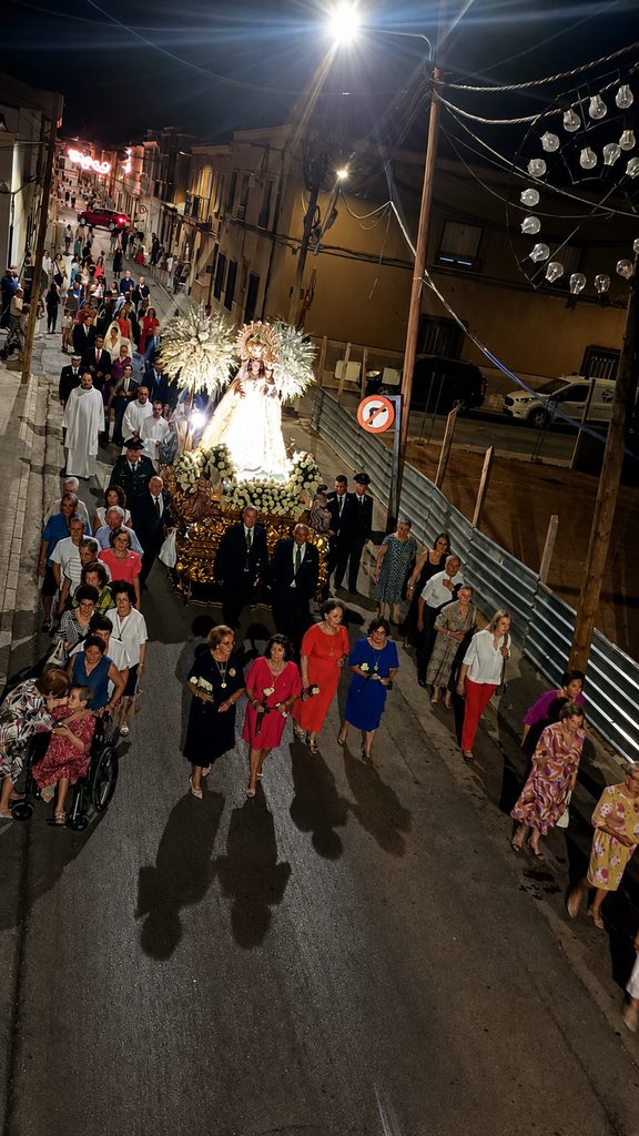 Una ciudad parada ante su Patrona: Tomelloso vive una noche de devoción con la Virgen de las Viñas 2 procesionvirgenvinastomelloso 1