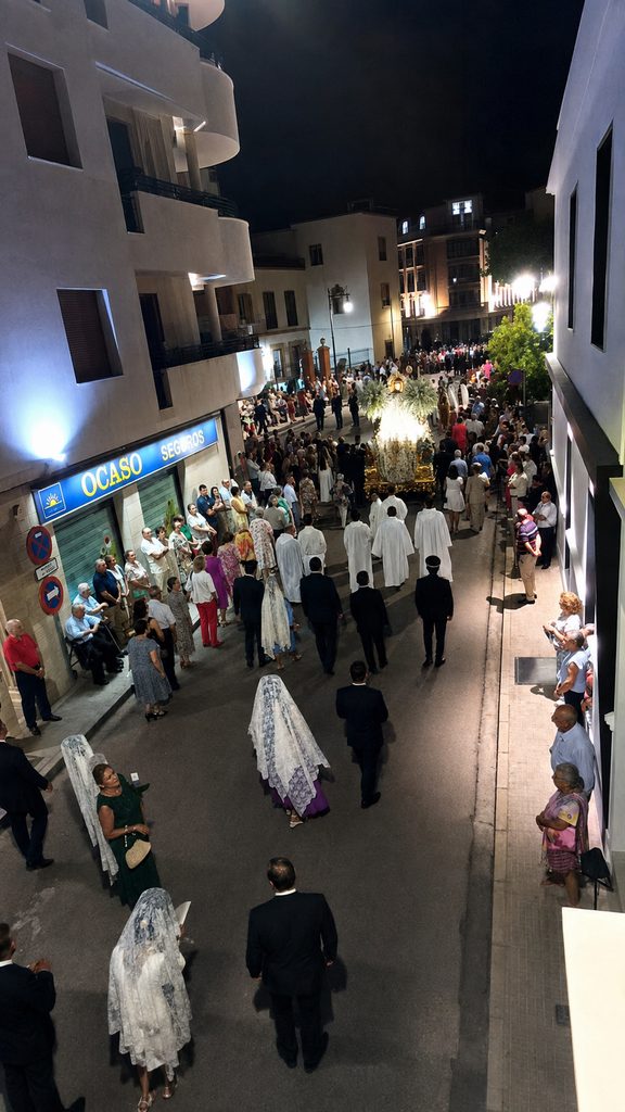 Una ciudad parada ante su Patrona: Tomelloso vive una noche de devoción con la Virgen de las Viñas 15 procesionvirgenvinastomelloso 11 1