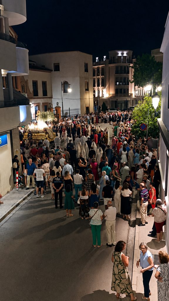 Una ciudad parada ante su Patrona: Tomelloso vive una noche de devoción con la Virgen de las Viñas 18 procesionvirgenvinastomelloso 14 1