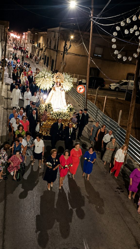Una ciudad parada ante su Patrona: Tomelloso vive una noche de devoción con la Virgen de las Viñas 3 procesionvirgenvinastomelloso 2 1