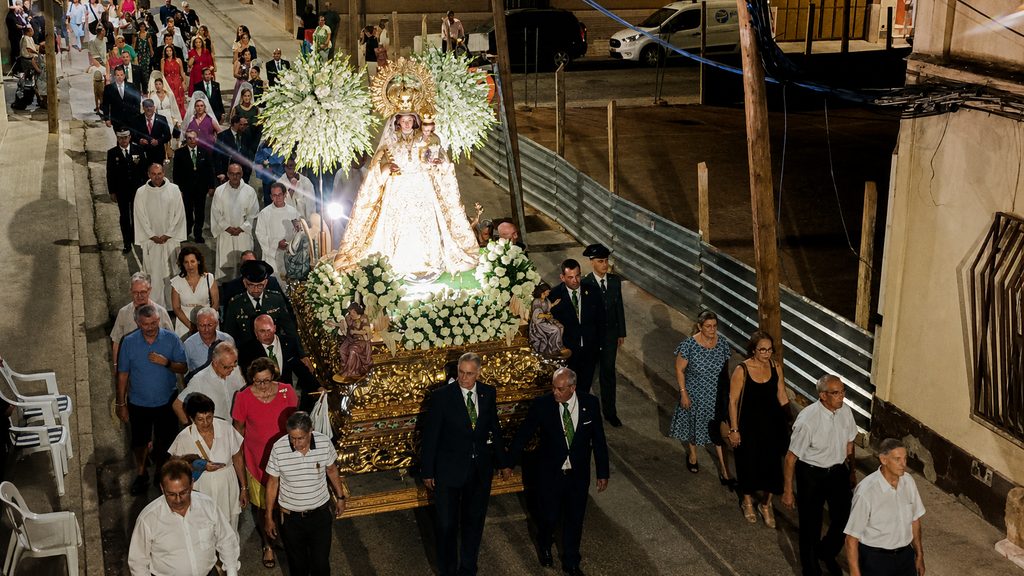 Una ciudad parada ante su Patrona: Tomelloso vive una noche de devoción con la Virgen de las Viñas 4 procesionvirgenvinastomelloso 3 1