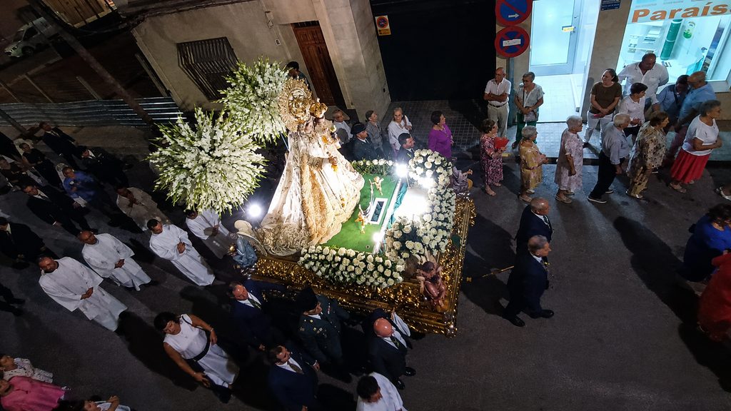 Una ciudad parada ante su Patrona: Tomelloso vive una noche de devoción con la Virgen de las Viñas 8 procesionvirgenvinastomelloso 7 1