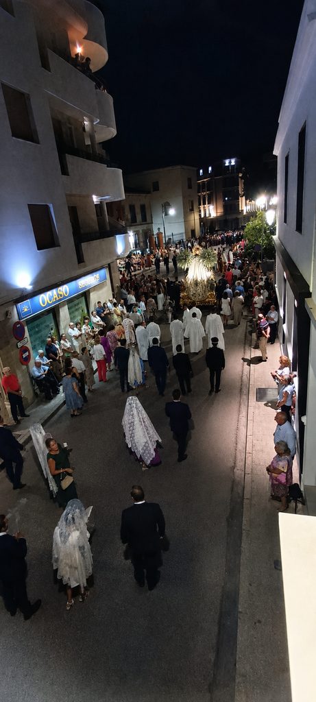 Una ciudad parada ante su Patrona: Tomelloso vive una noche de devoción con la Virgen de las Viñas 28 procesionvirgenvinastomelloso feria 1