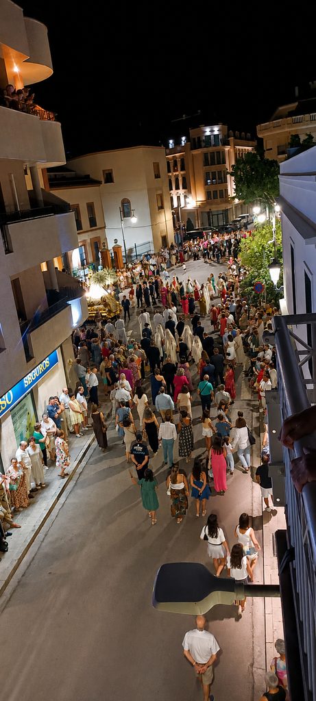 Una ciudad parada ante su Patrona: Tomelloso vive una noche de devoción con la Virgen de las Viñas 29 procesionvirgenvinastomelloso feria 2 1