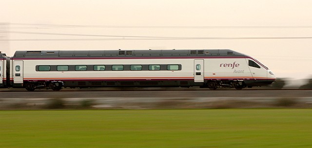 Renfe mejora los horarios del servicio Avant que conecta Puertollano y Ciudad Real con Madrid