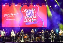 Siempre Así conquista Tomelloso con una noche de flamenco pop en el Paco Gálvez Siempre Así conquista Tomelloso con una noche de flamenco pop en el Paco Gálvez
