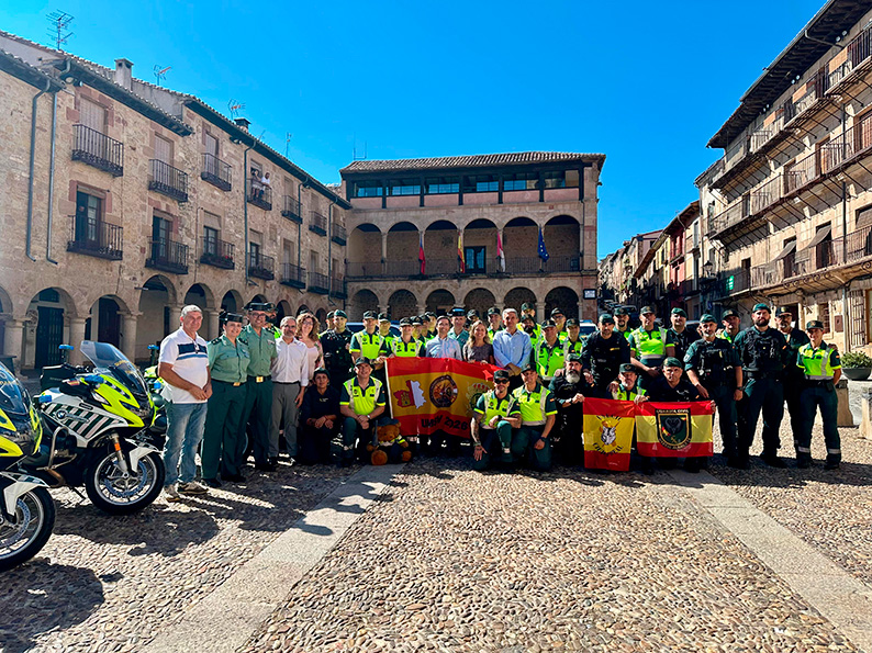 Sabrido presenta la Unidad de Movilidad y Seguridad Vial para la II Vuelta Ciclista a Castilla-La Mancha LEADER