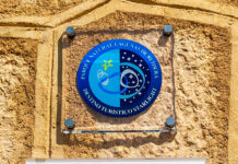 Argamasilla de Alba refuerza su apuesta por el turismo astronómico con la instalación de la placa de Destino Turístico Starlight Argamasilla de Alba refuerza su apuesta por el turismo astronómico con la instalación de la placa de Destino Turístico Starlight