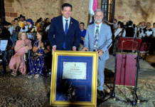 Valverde reafirma el compromiso de la Diputación de Ciudad Real con los pequeños municipios tras recibir la Medalla de la Villa de Fuenllana Valverde reafirma el compromiso de la Diputación con los pequeños municipios tras recibir la Medalla de la Villa de Fuenllana