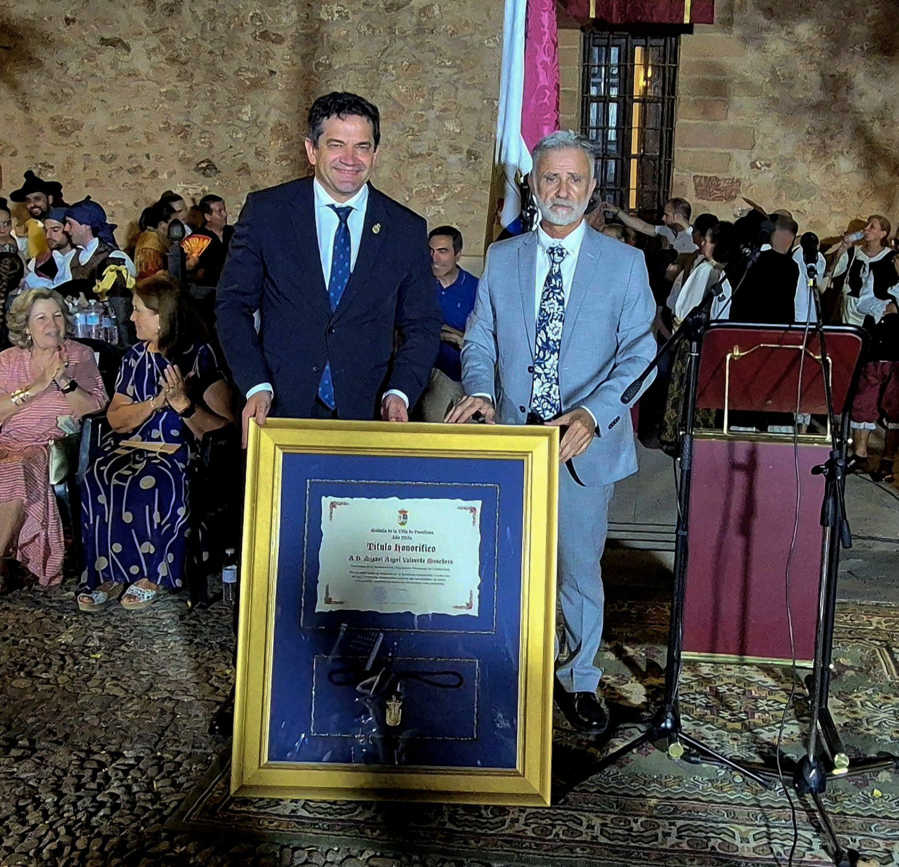 Valverde reafirma el compromiso de la Diputación de Ciudad Real con los pequeños municipios tras recibir la Medalla de la Villa de Fuenllana 3 Valverde reafirma el compromiso de la Diputación con los pequeños municipios tras recibir la Medalla de la Villa de Fuenllana