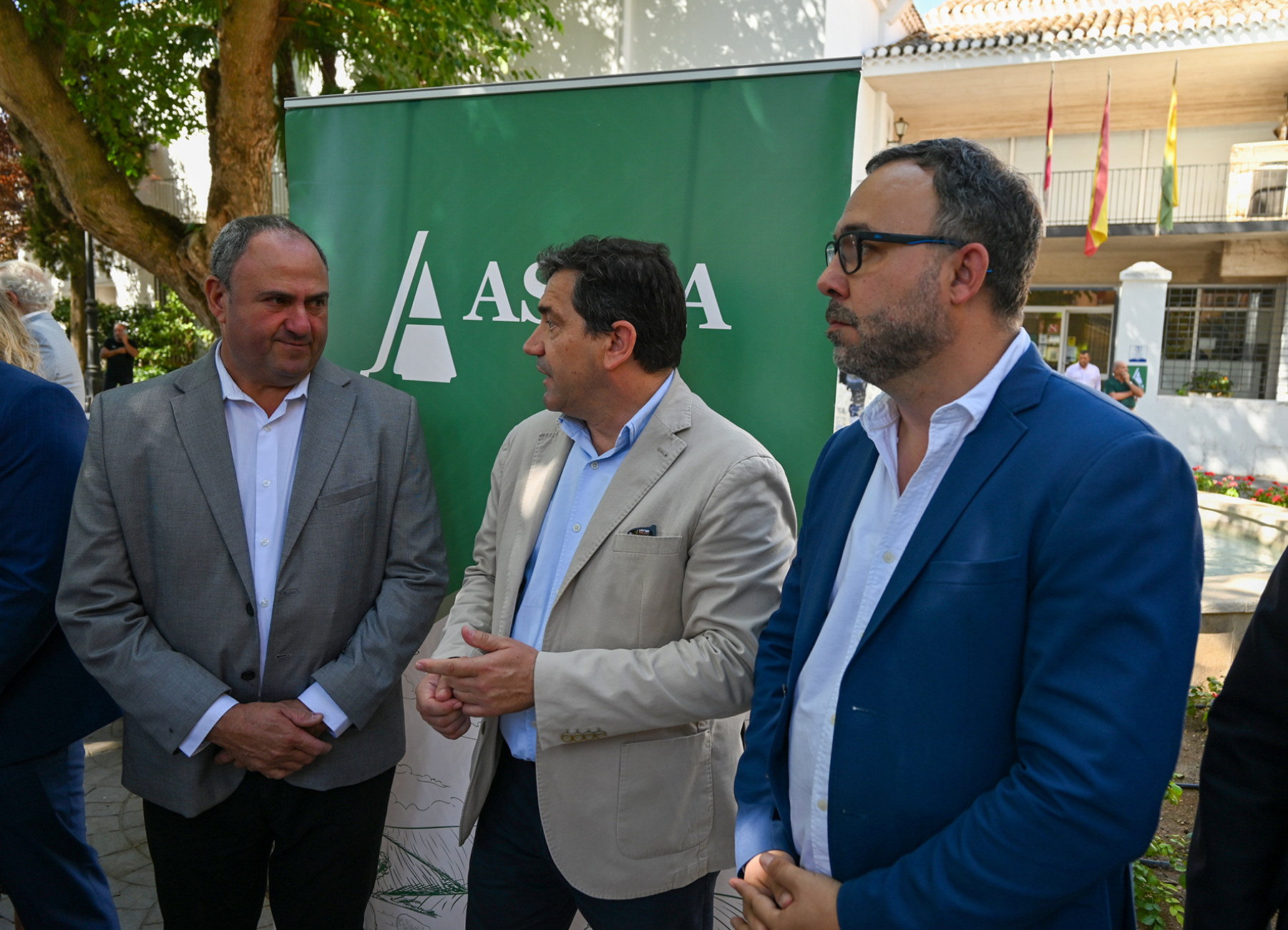 Valverde se suma a la reivindicación de prorrogar la Directiva Marco del Agua y reclama en Tomelloso soluciones que garanticen el futuro del sector en el 40 Día del Viticultor 5 Valverde se suma a la reivindicación de prorrogar la Directiva Marco del Agua y reclama en Tomelloso soluciones que garanticen el futuro del sector en el 40 Día del Viticultor