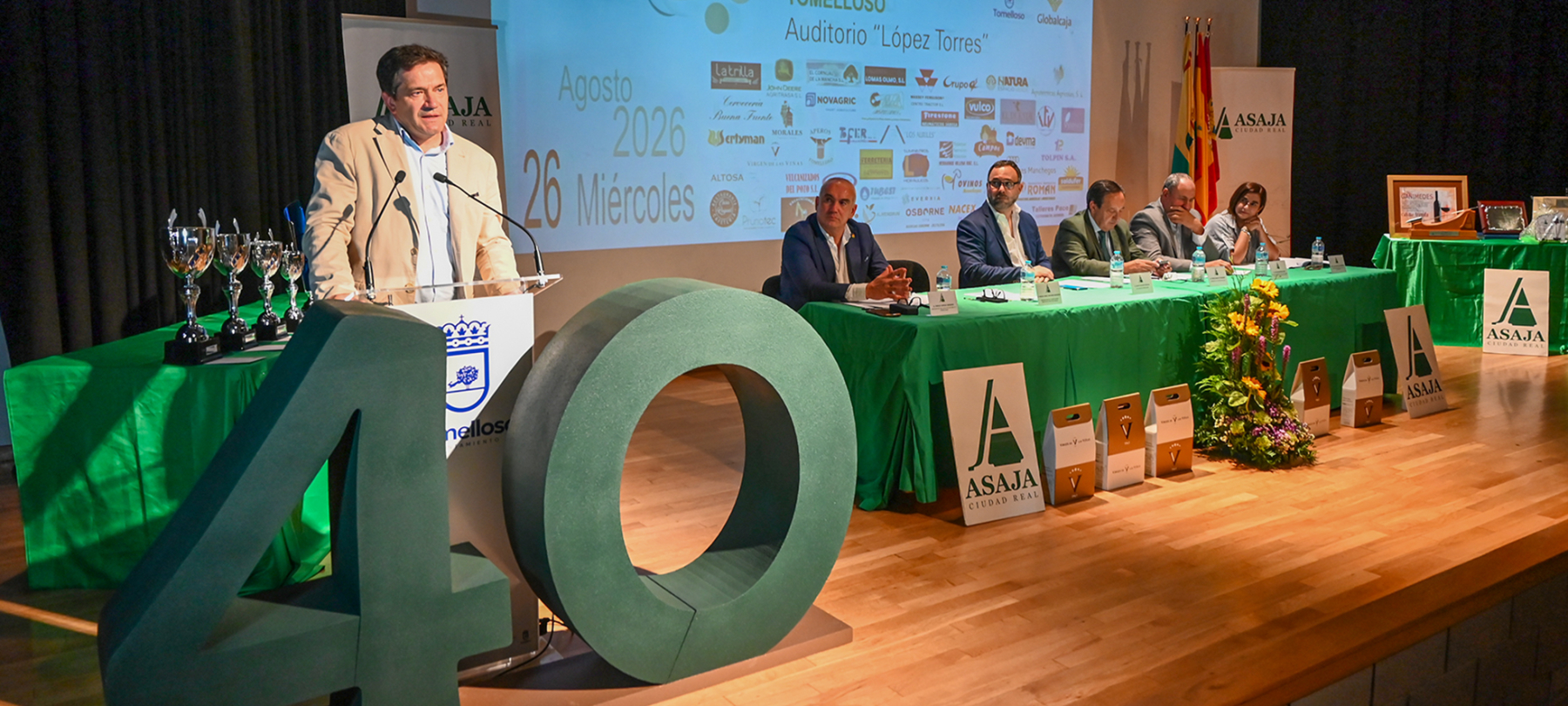 Valverde se suma a la reivindicación de prorrogar la Directiva Marco del Agua y reclama en Tomelloso soluciones que garanticen el futuro del sector en el 40 Día del Viticultor