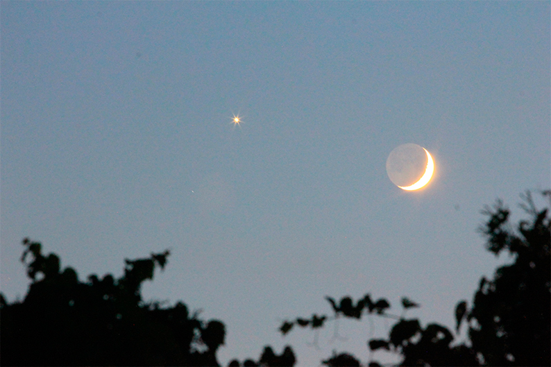 Bajo el brillo de Venus: La fe y las auroras de agosto en La Mancha