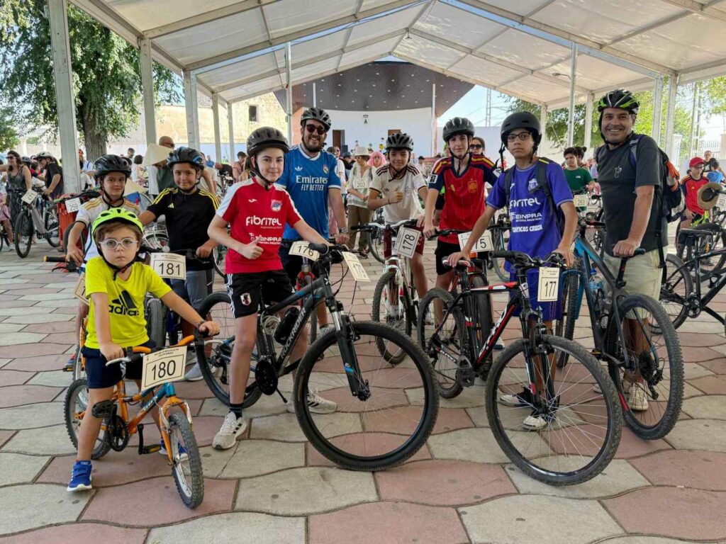Villacañas se vuelca con el Día de la Bicicleta: 490 participantes llenan sus calles de color y diversión 3 villacanasdisbicicleta 5