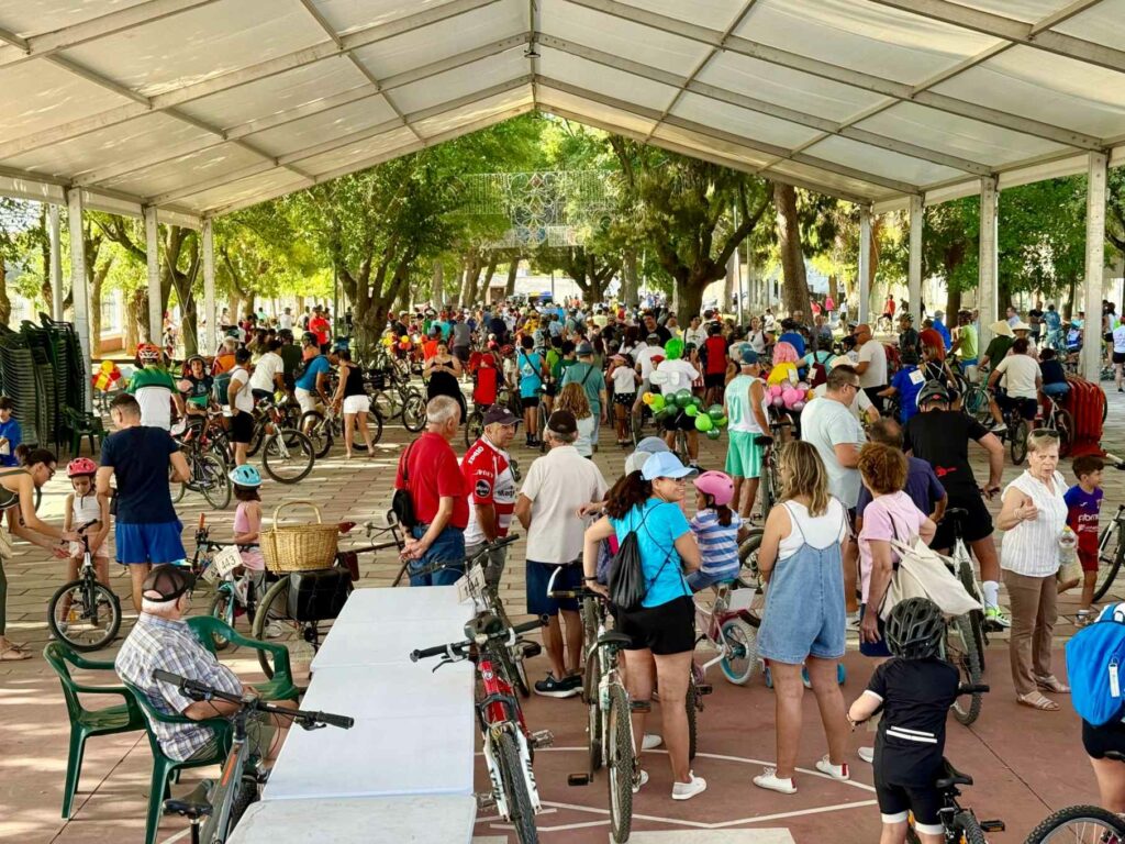 Villacañas se vuelca con el Día de la Bicicleta: 490 participantes llenan sus calles de color y diversión 5 villacanasdisbicicleta 6